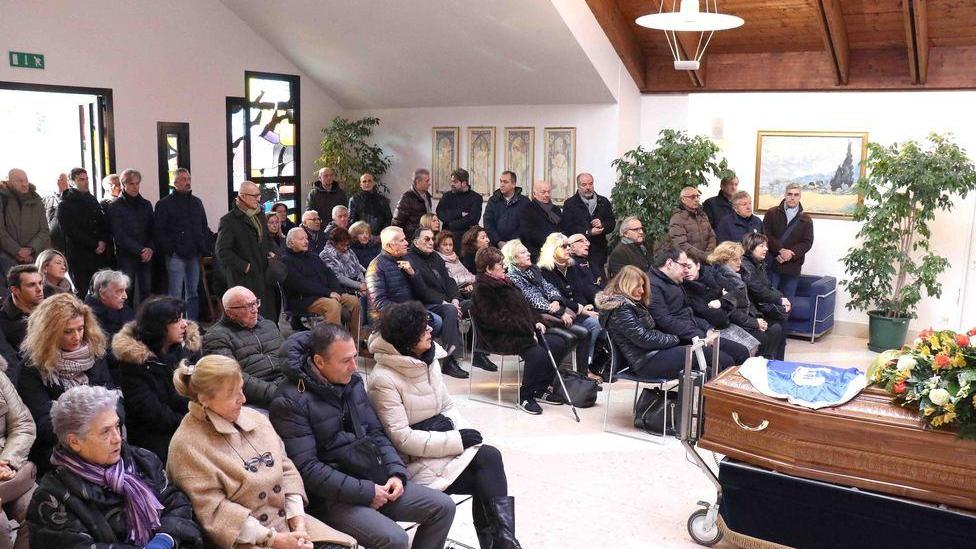 Tutta la “sua” Ferrara per l’ultimo abbraccio a Valentino Galeotti