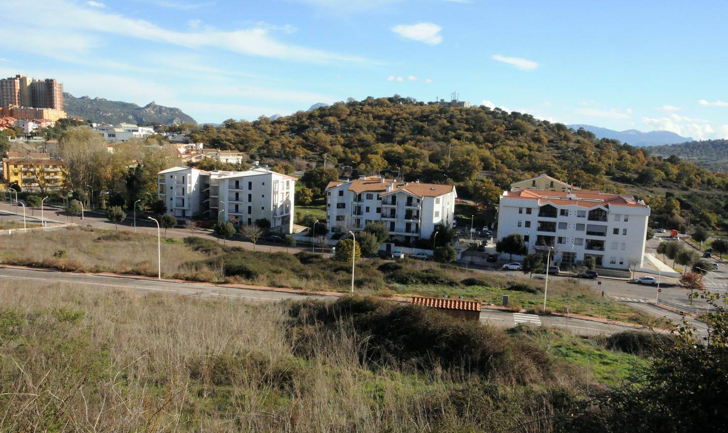 Traffico e sporco: i residenti chiedono un incontro in Comune