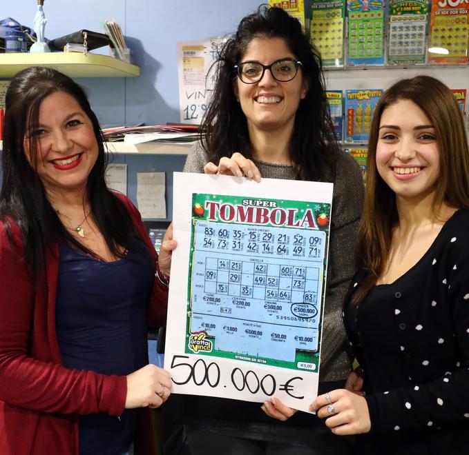 “Gratta” la tombola e vince mezzo milione 