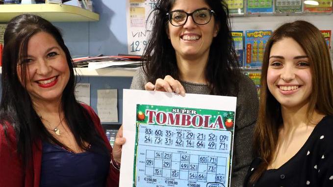 “Gratta” la tombola e vince mezzo milione