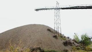 Il materiale accumulato nella discarica sequestrata vicino al Cornia