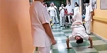 Modena. Si balla in corsia per un sorriso, che festa per i bimbi ricoverati 