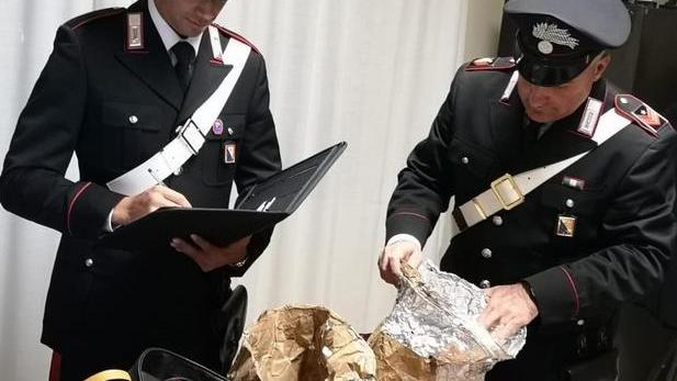 Nascondevano i vestiti rubati in borse schermate, arrestate ladre