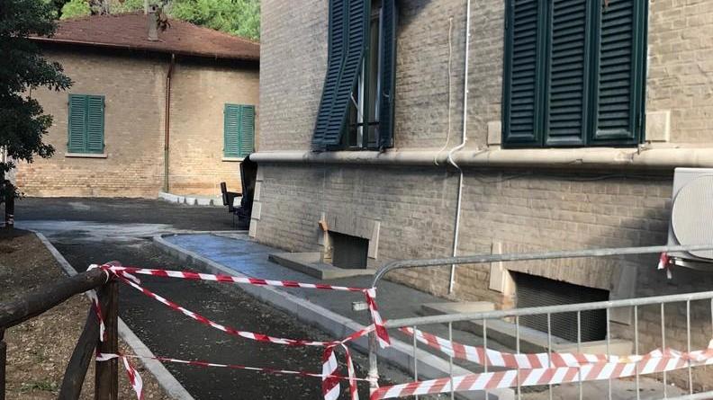 Riqualificare l’area verde distrutta dalle buche