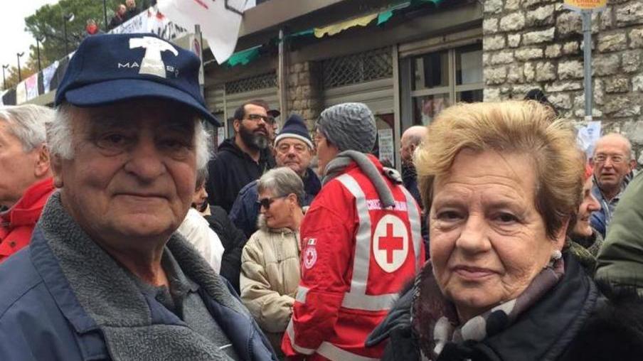 I genitori pensionati che hanno paura per il futuro del figlio