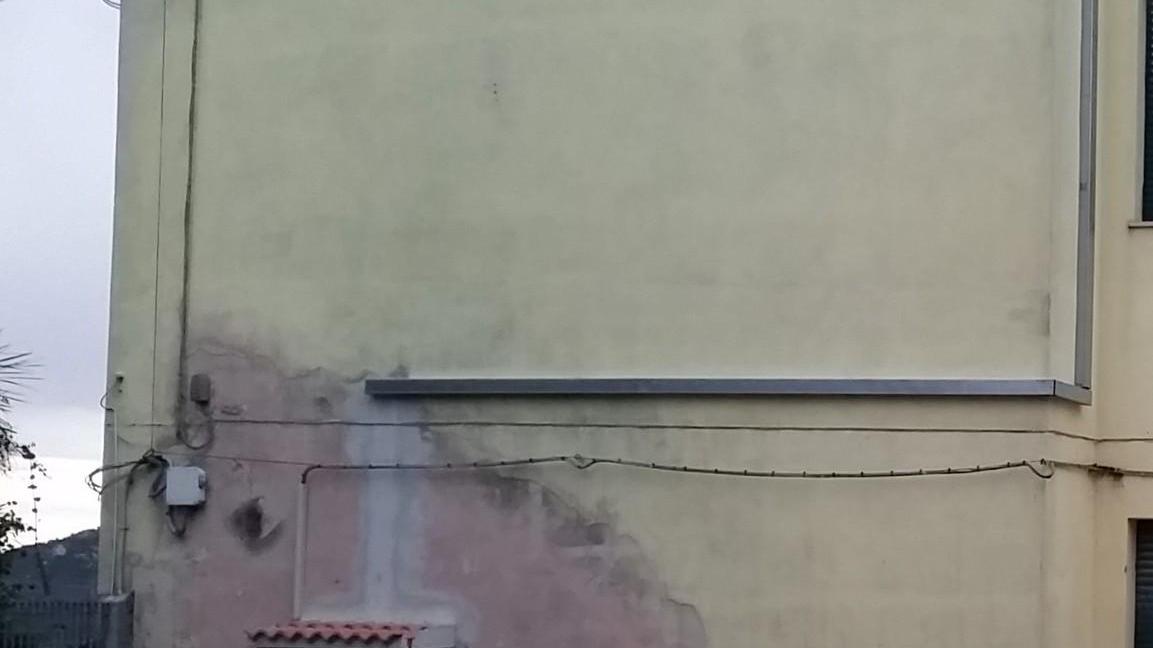 Pattada, l’opposizione critica la riparazione del tetto della scuola