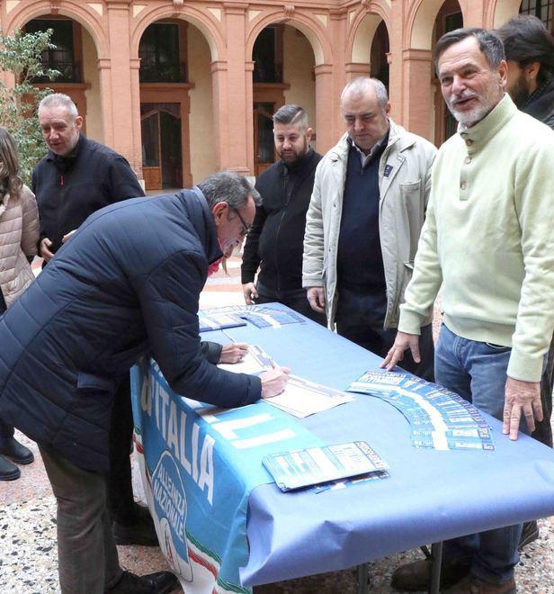 Fratelli d’Italia insorge «Immigrati irregolari è questo il vero guaio» 