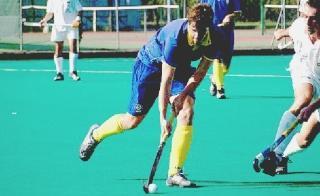 Una gara di hockey su prato