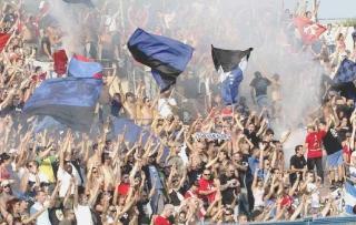 Una bella immagine dei tifosi pisani allo stadio