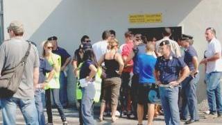 A destra l’azzurro Camilli e le code davanti alla biglietteria