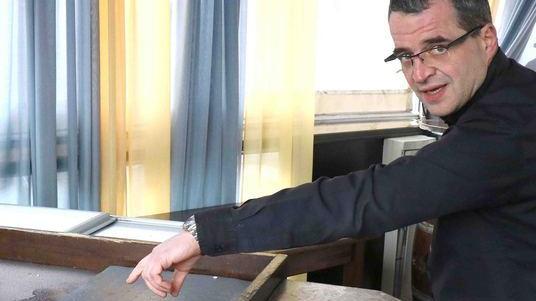 Finto cliente ruba l’incasso, il colpo riesce in pieno centro