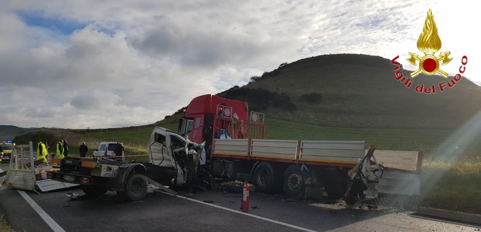 L'incidente che ha visto coinvolto due camion