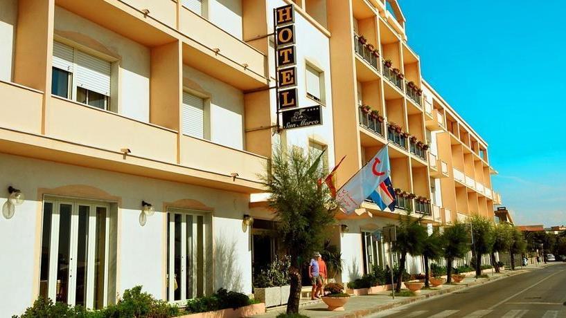 Alghero, l'hotel San Marco rischia di finire all'asta: la proprietà all'attacco