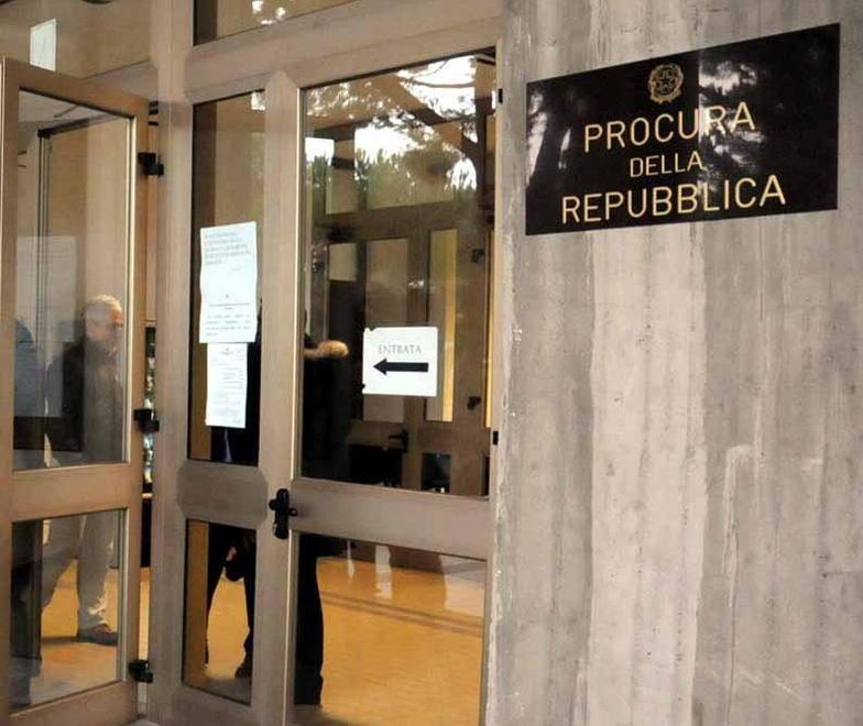 Incidenti creati ad arte e referti “truccati”: indagine alla svolta 