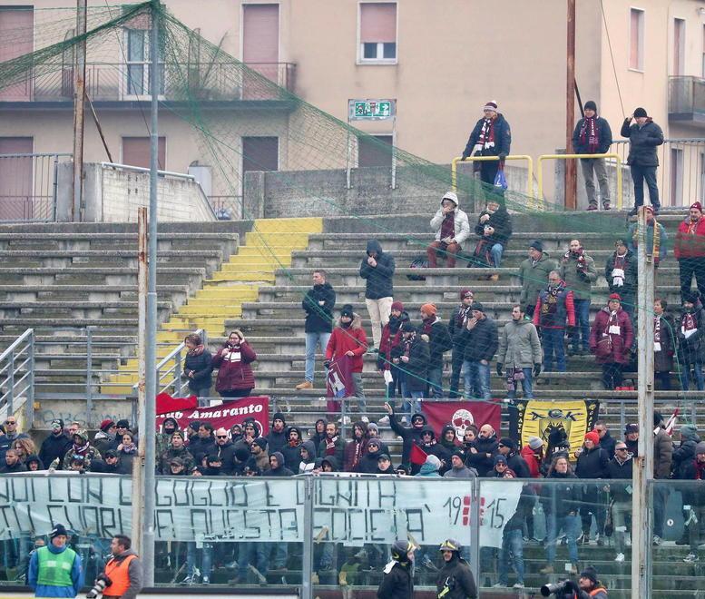 In 150 a fare il tifo ma finisce in contestazione 