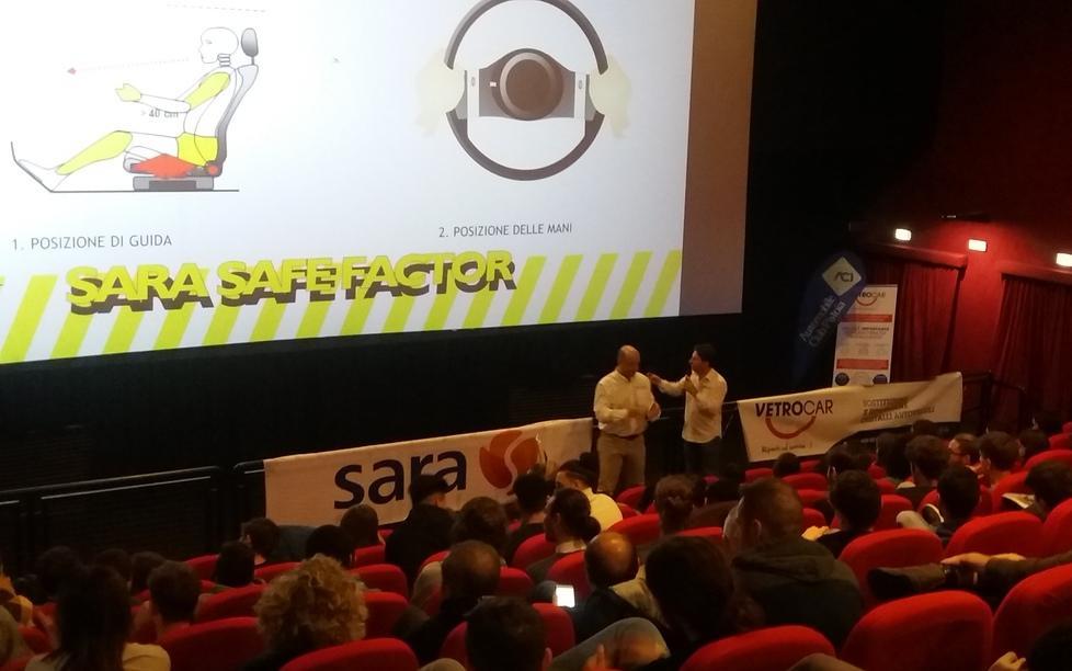 Ragazzi a lezione dal pilota