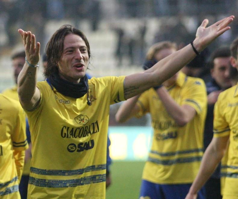 Modena, trionfo nel derby Ferrario è il re, euforia Braglia 