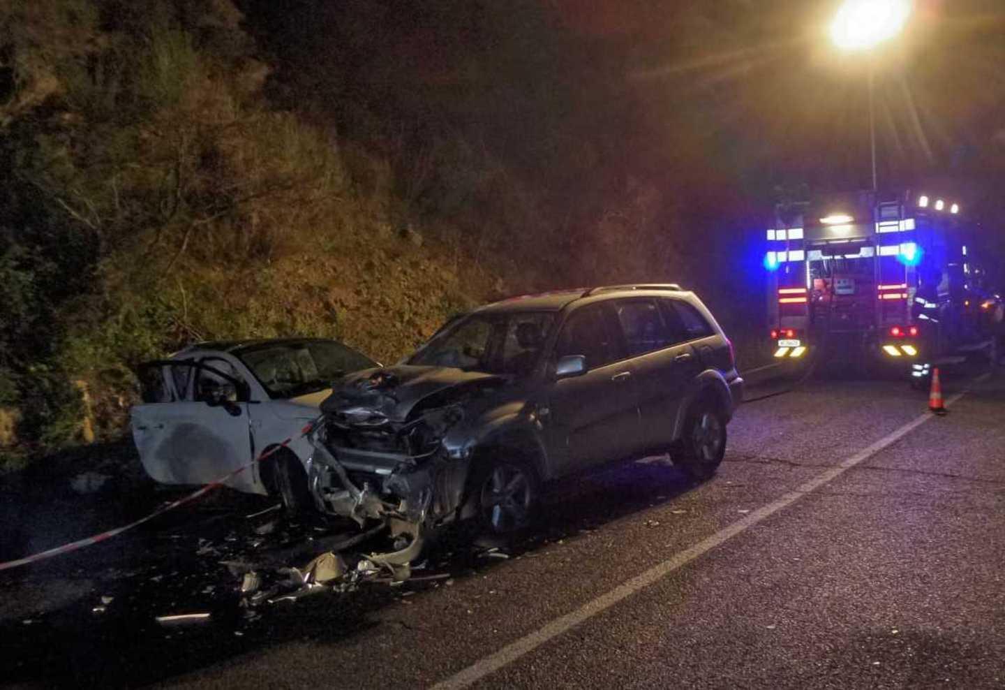 Scontro frontale, muore una 35enne 