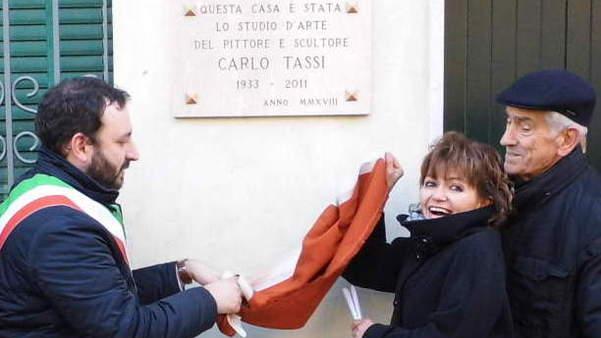 Il ricordo di Carlo Tassi a sette anni dalla morte I quadri in municipio