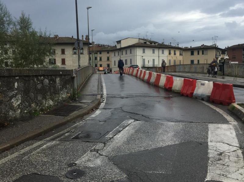 Il ponte come è ora, a una sola corsia 