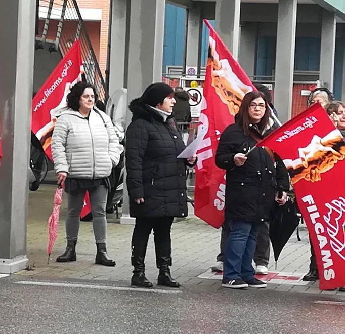 No agli spogliatoi attrezzati a quasi due km dall’ospedale 