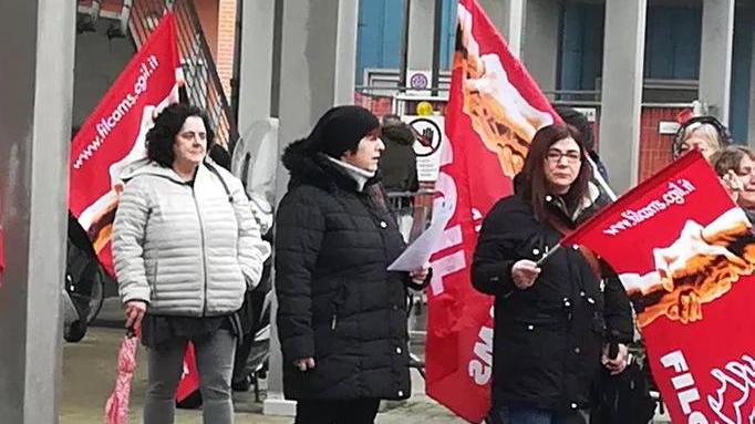 No agli spogliatoi attrezzati a quasi due km dall’ospedale