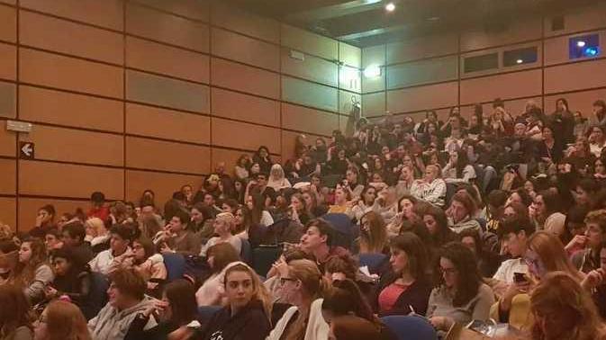 Gli studenti parlano ad altri giovani dell’Hiv
