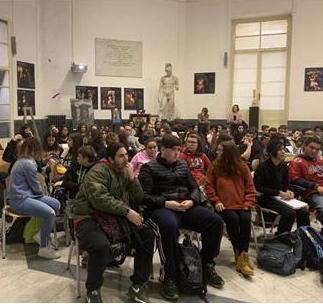 Carrara, un logo in marmo “No slot” fatto dagli allievi dell'istituto del marmo  Tacca 