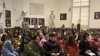 Carrara, un logo in marmo “No slot” fatto dagli allievi dell'istituto del marmo Tacca