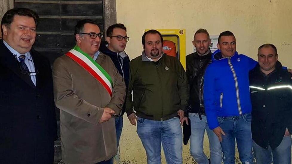 Gli Amici di Roberto inaugurano il defibrillatore