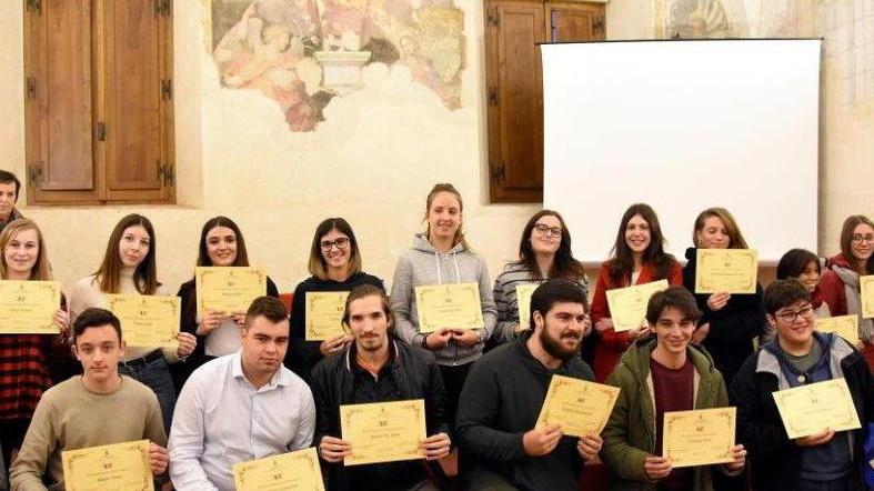 Premiati dal Comune gli studenti più bravi del Don Lazzeri Stagi