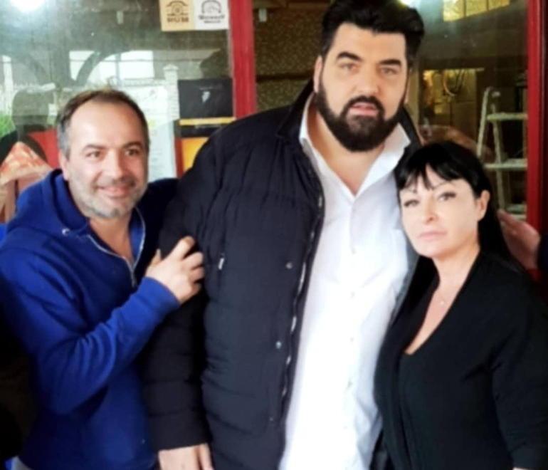 Cannavacciuolo superstar: tutti alla ricerca del selfie con lo chef internazionale 