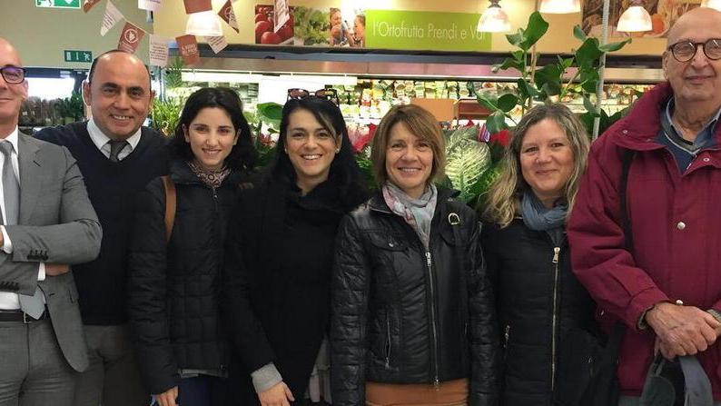 Scorta di succhi di frutta Conad tende la mano al doposcuola Immacolata