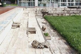 Stagi allagato e degradato Le immagini dell'istituto