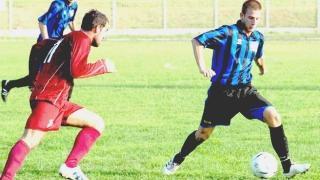 Luca Gherardini, in dubbio per un problema a una caviglia; a destra il mister Alberto Lazzerini