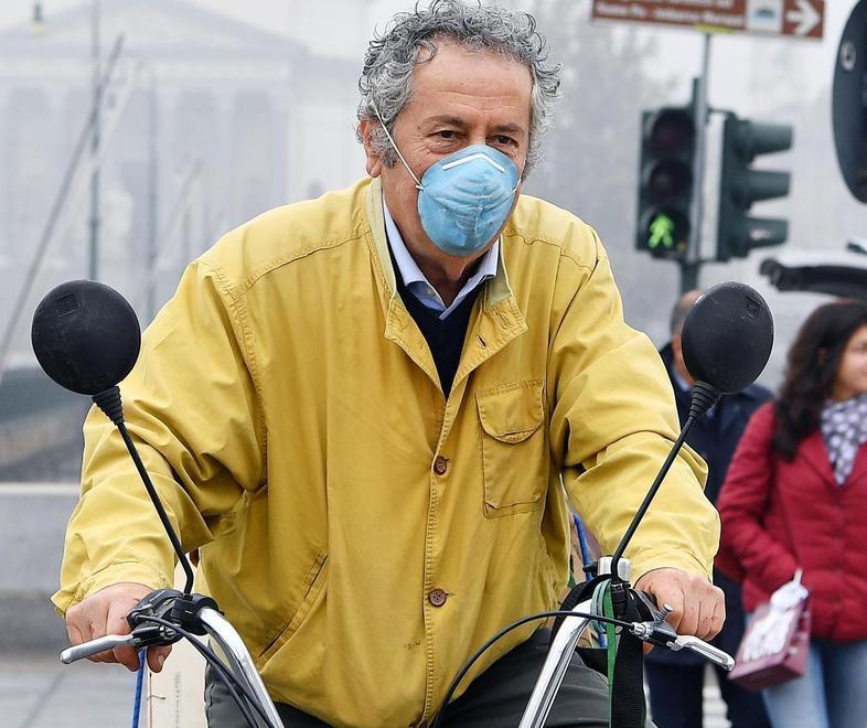 Lo smog soffoca anche Ferrara e Cento: da venerdì rischio di nuovi divieti 