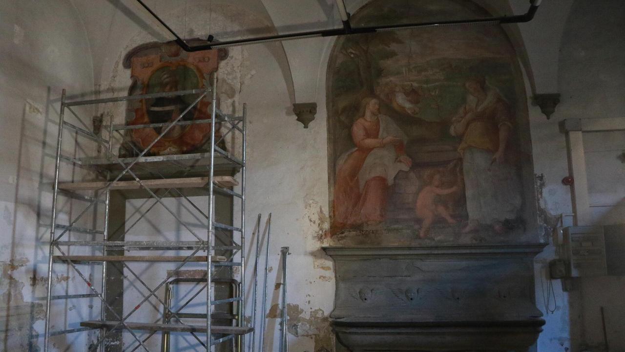 Uno degli affreschi scoperti all'Etruria (foto Sproviero/Batavia)