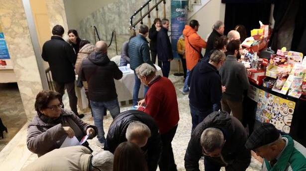 In 400 a sostegno del Barnini bis con un convitato di pietra, il Pd