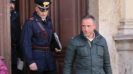 Santini piomba a scuola e arrivano i carabinieri