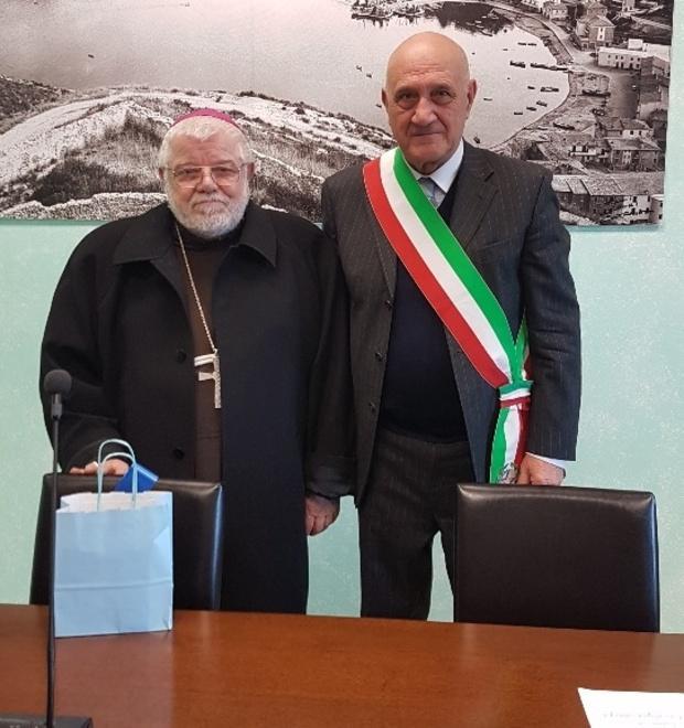 Parroci e Comune «Serve coesione per aiutare chi ha bisogno»