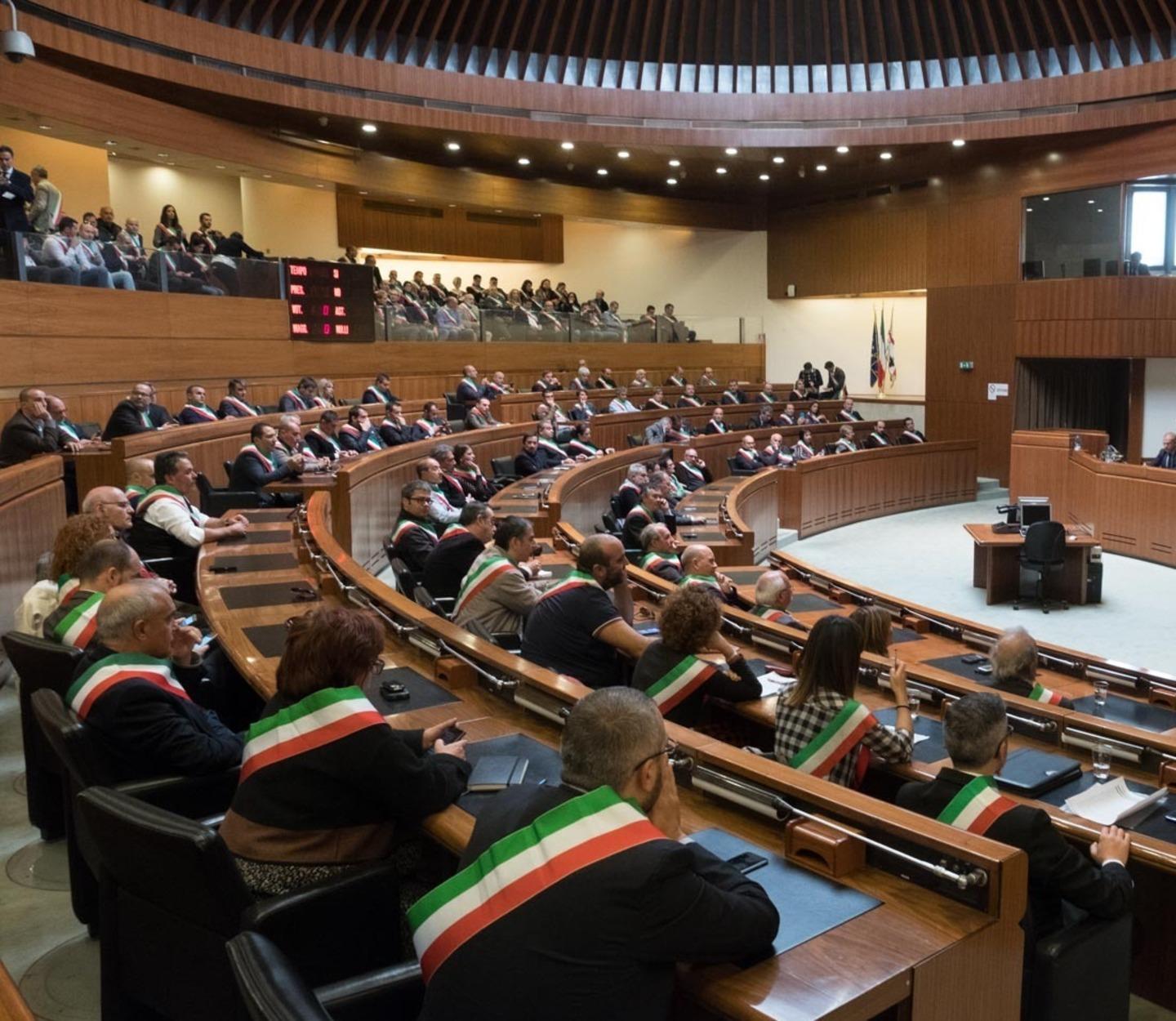 I sindaci chiedono aiuto: i Comuni contano poco 
