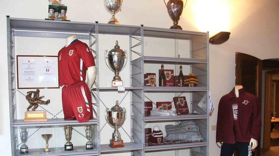 Game over Reggiana: arriva il fallimento Marchio, quote dello store e cimeli all’asta