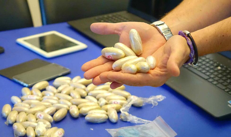 Corrieri della droga per pagare le cure a un familiare ferito
