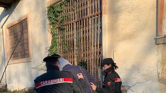 Vivevano all’ex Olivetti abusivamente: cacciati
