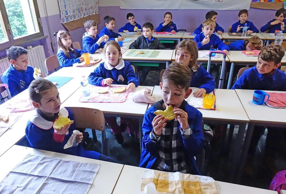 Prof speciali a scuola insegnano ai bambini i segreti di olio e miele