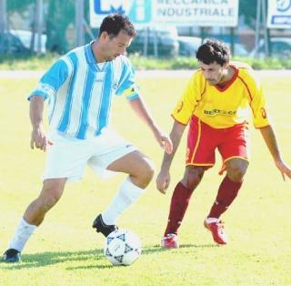 Petricci marcato stretto dall’avversario