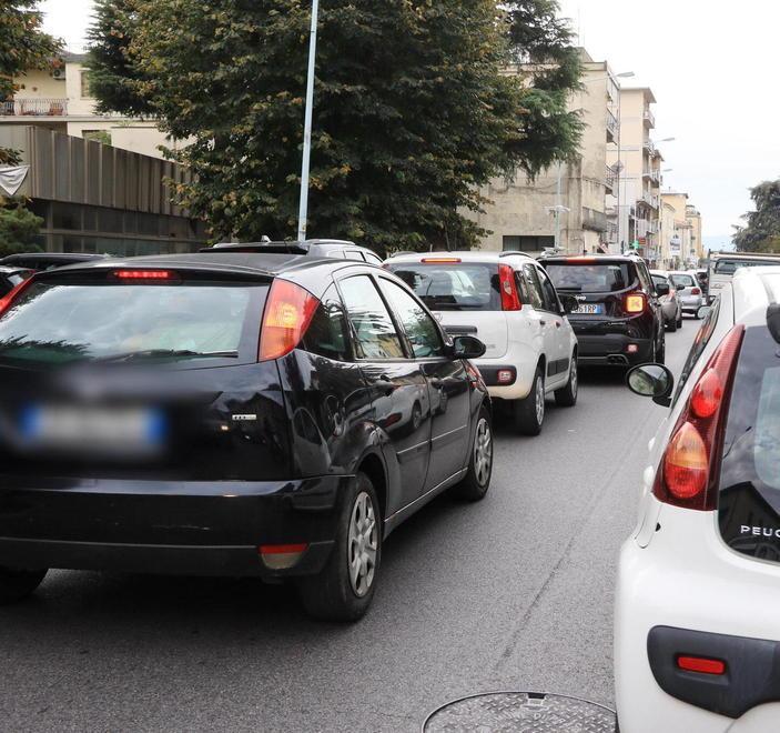 Pratesi forzati dell’automobile e anche i più nottambuli 