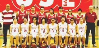 Il gruppo della Virtus Scotti Empoli che ha perso la finalissima della Coppa Toscana femminile di basket