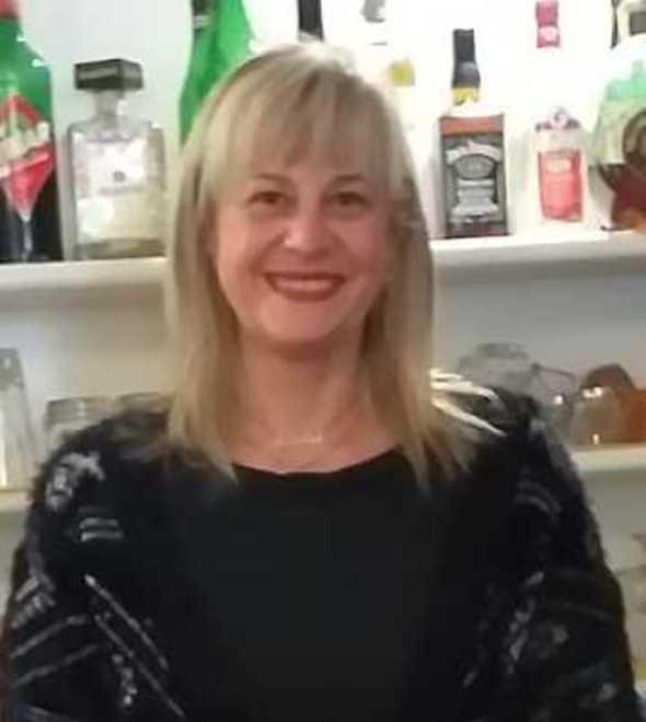Lo sfogo della barista «Meno tasse o si chiude»