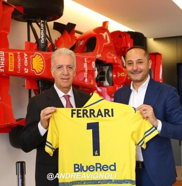 Piero Ferrari e la maglia del Modena ad honorem
